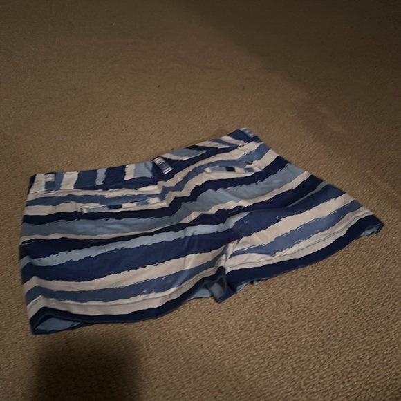 Vineyard vines shorts - Picture 3 of 5